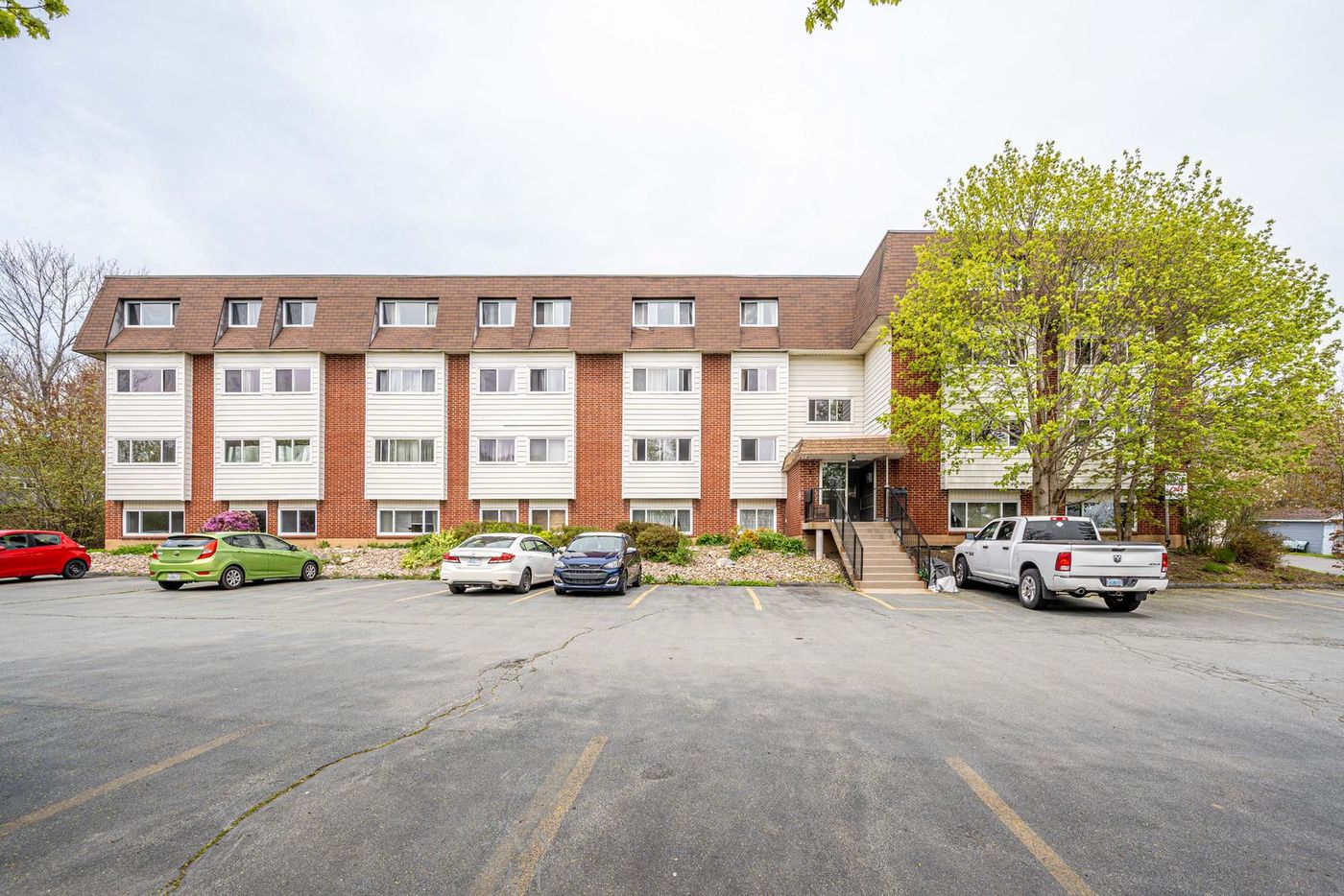 1 Glenview Drive, Dartmouth