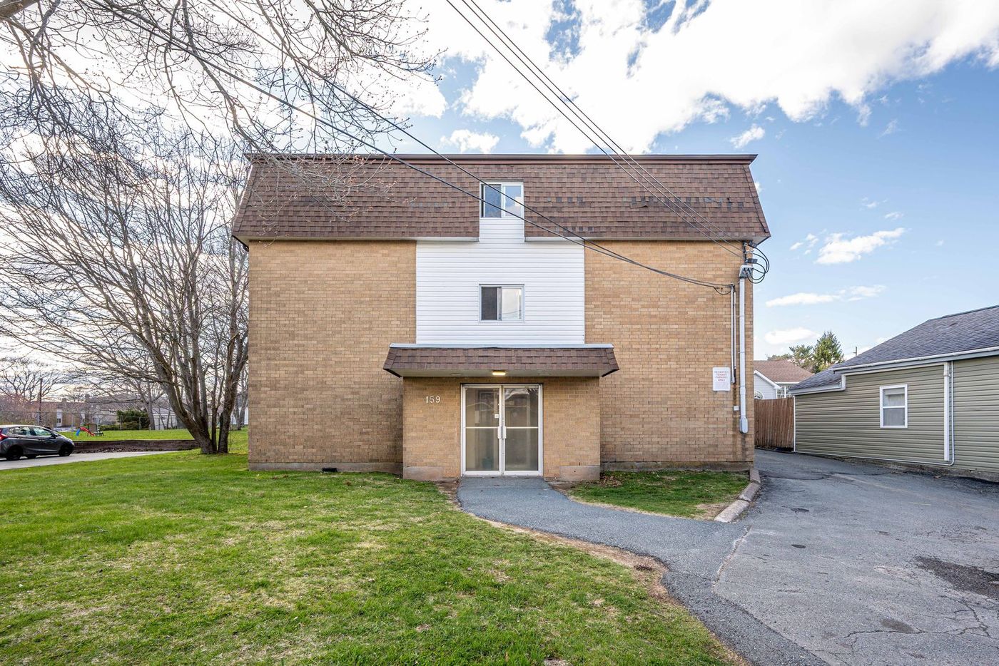 159 Albro Lake Road, Dartmouth