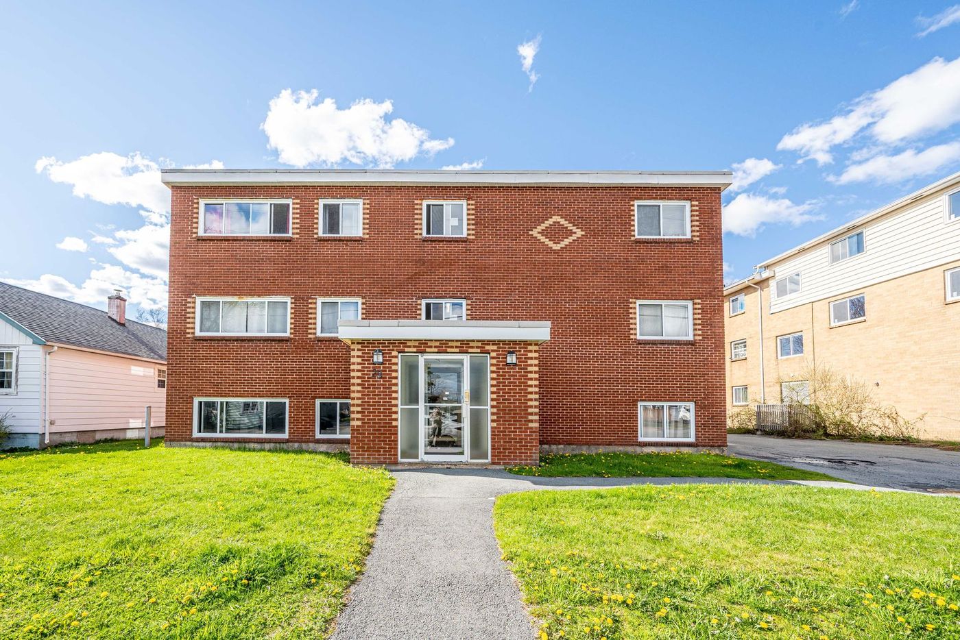 29 Albro Lake Road, Dartmouth